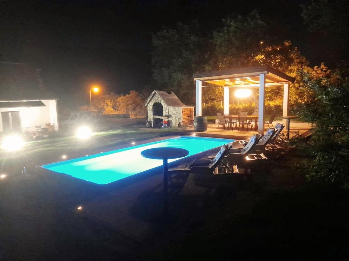 Villa Marie With Pool, Two Bedrooms For 4+2Kids Cavoglave Exterior foto